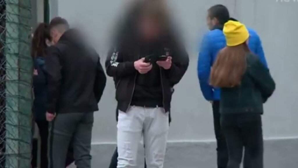 Viti i ri shkollor, një plan masash të reja kundër bullizmit dhe ndalimit të telefonave Viti i ri shkollor, një plan masash të reja kundër bullizmit dhe ndalimit të telefonave