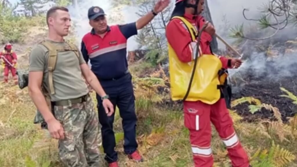 Zjarri në Parkun e Gërmenjës në Kolonjë vijon të jetë ende aktiv Zjarri në Parkun e Gërmenjës në Kolonjë vijon të jetë ende aktiv