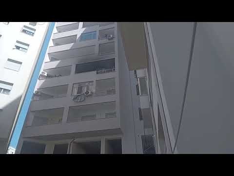 Zjarri përfshin një apartament në Vlorë pranë rrugës Transballkanike
