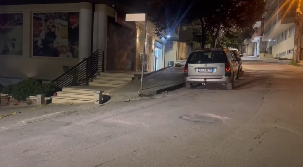 Shpërthimi i parandaluar pranë hotelit të Vangjush Dakos në Durrës Shpërthimi i parandaluar pranë hotelit të Vangjush Dakos në Durrës