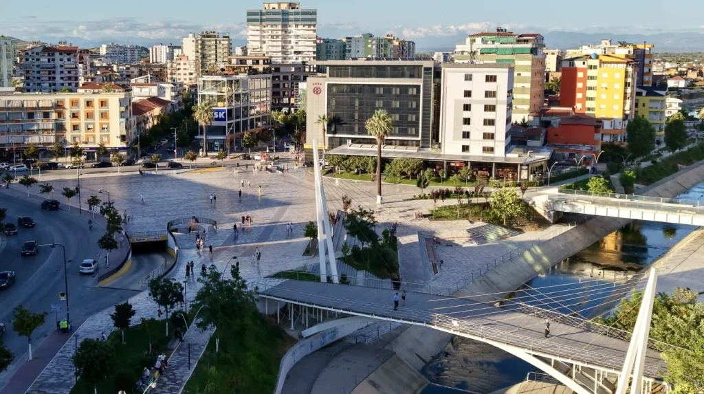 Papunesia dhe korrupsioni po zbrazin Fierin nga të rinjtë