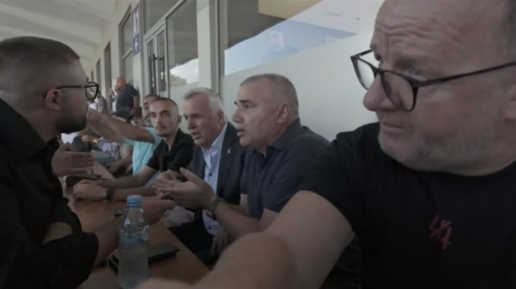 Sulmi ndaj gazetarëve të Piranjave në stadiumin Selman Stërmasi Sulmi ndaj gazetarëve të Piranjave në stadiumin Selman Stërmasi