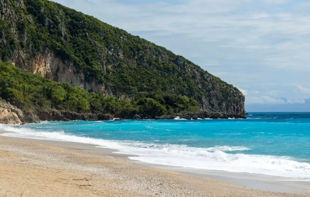 Sezoni veror dështim total, mes çmimeve të larta dhe shërbimeve të dobëta