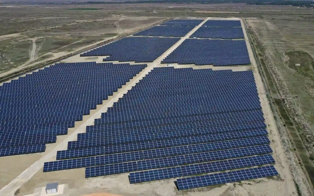 Dy centrale të reja fotovoltaike në Ersekë dhe Fier marrin miratimin