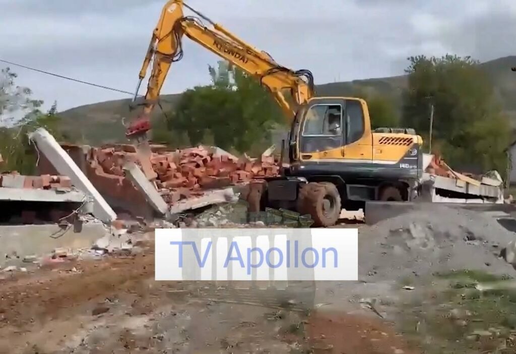 Prishje masive në Valbonë, IKMT shemb dhjetëra ndërtime pa leje Prishje masive në Valbonë, IKMT shemb dhjetëra ndërtime pa leje