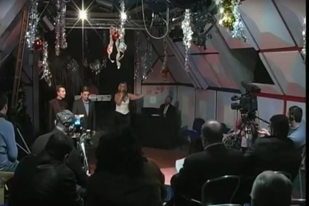 Gëzuar 2009, humor dhe muzikë në TV Apollon