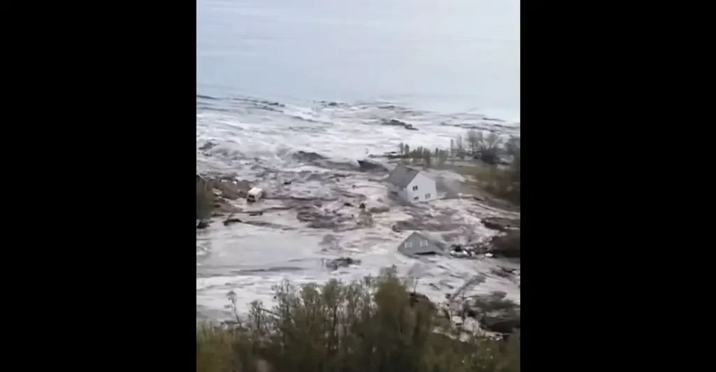 Rrëshqitja masive e dheut përpin shtëpitë në Norvegji Rrëshqitja masive e dheut përpin shtëpitë në Norvegji