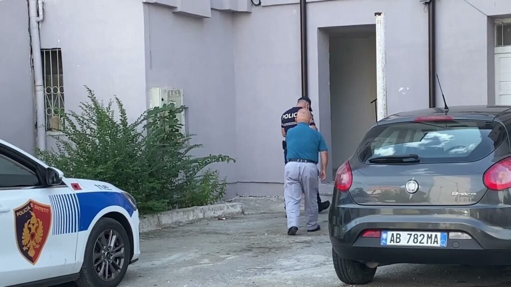 Kronikë: Gjendet i vdekur në banesë një i moshuar në lagjen Loni Dhamo në Lushnje