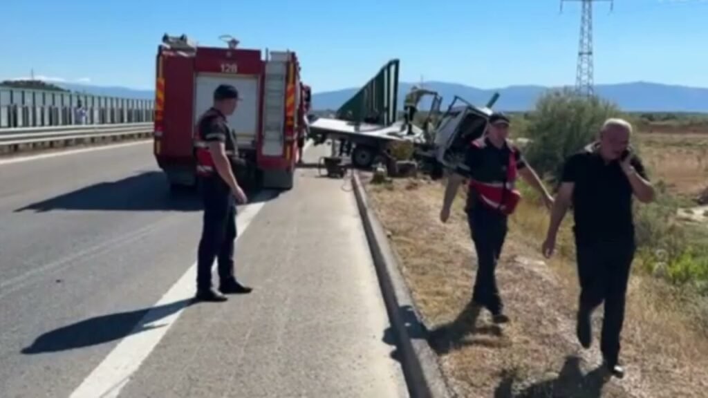 Gjykata e shkallës së parë në Vlorë ka lënë në arrest me burg shtetasen italiane Angela Panzillo Gjykata e shkallës së parë në Vlorë ka lënë në arrest me burg shtetasen italiane Angela Panzillo