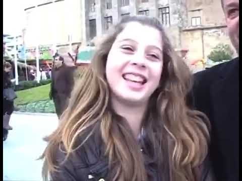 Joana Lamaj me origjinë nga Greshica pëshëndet shqipëtarët nga Rhodosi (2013)