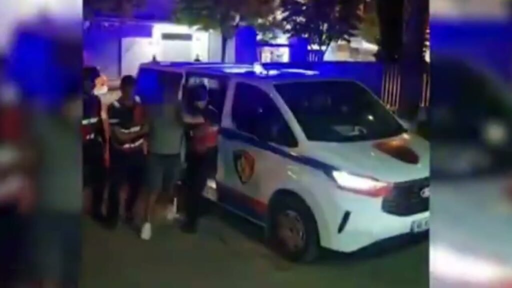 Mbante peng 15 vjeçaren në Durrës, arrestohet 33 vjeçari, dyshohet për lidhje intime