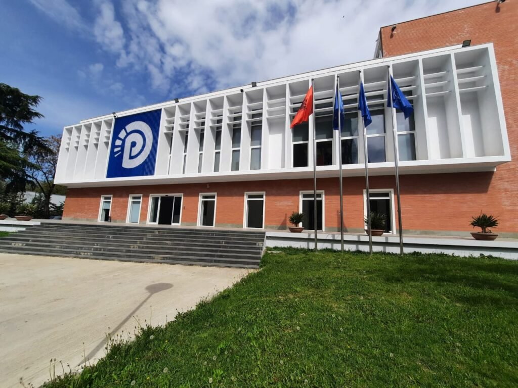 Kriza e PD dhe thirrja për Këshillin Kombëtar
