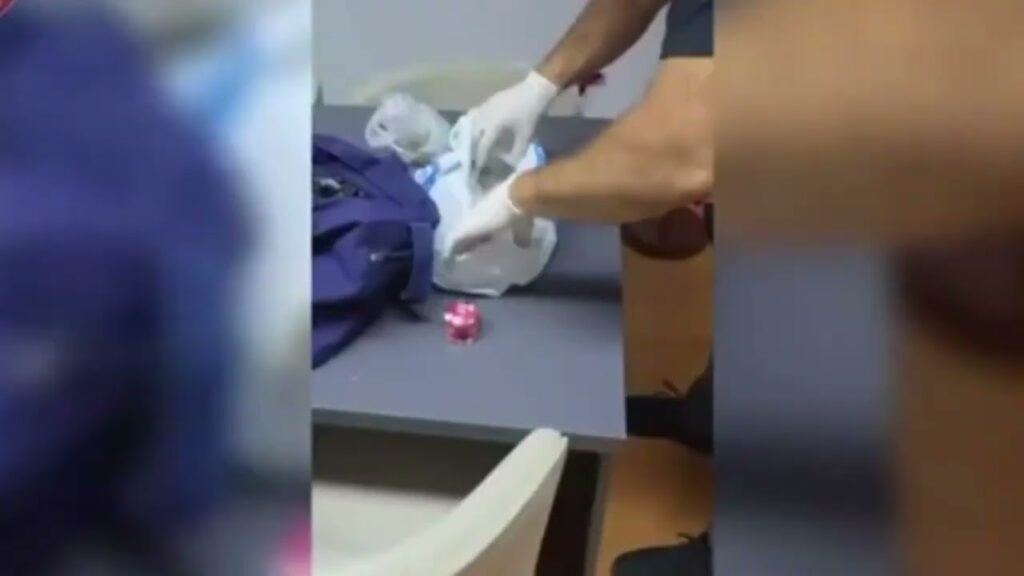 Shoqërohen në komisariatin numër 5 të Kamzës, dy shpërndarësit e lëndëve narkotike