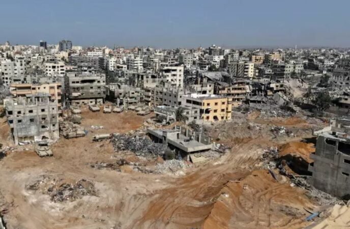 Gaza boshatiset nën zjarrin e luftës izraelite Gaza boshatiset nën zjarrin e luftës izraelite