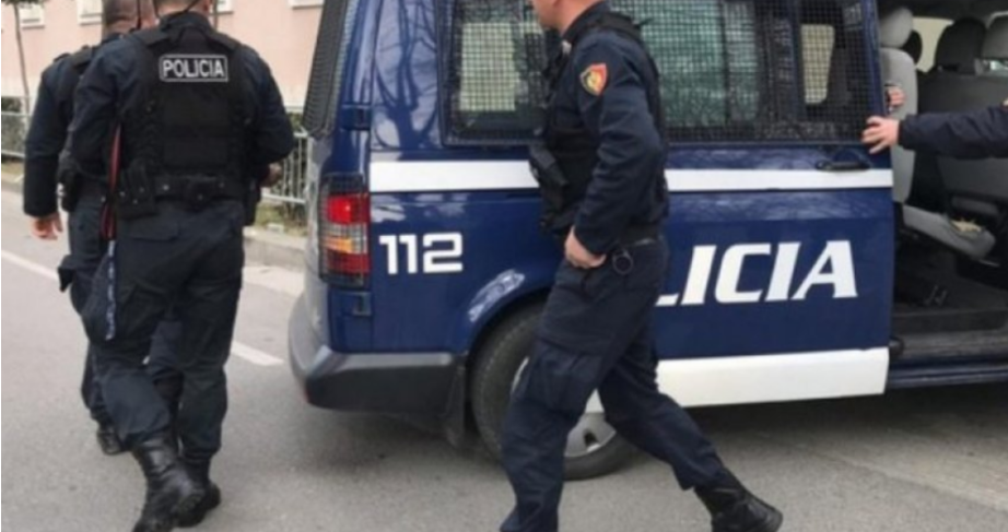Alarm në Kukës pas zbulimit të një bombe në bulevard Alarm në Kukës pas zbulimit të një bombe në bulevard