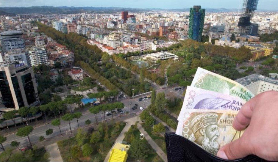 FMN ul parashikimin për ekonominë shqiptare në vitin 2025 FMN ul parashikimin për ekonominë shqiptare në vitin 2025