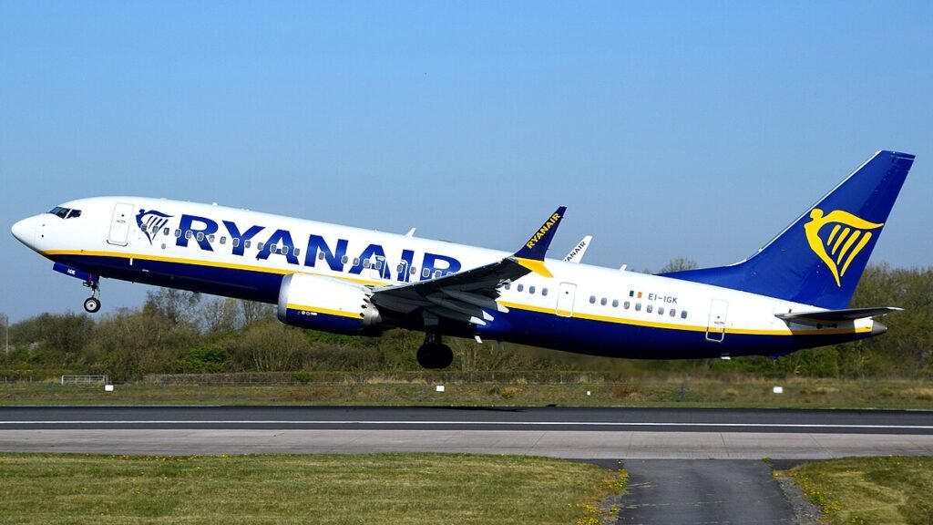 Avioni i Ryanair pranë katastrofës në qiellin britanik Avioni i Ryanair pranë katastrofës në qiellin britanik
