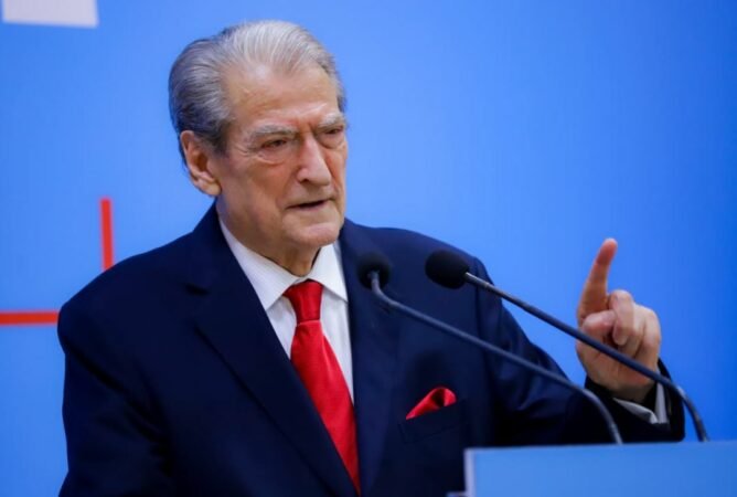 Berisha akuzon qeverinë për pabarazi dhe varfëri të grave në Shqipëri Berisha akuzon qeverinë për pabarazi dhe varfëri të grave në Shqipëri