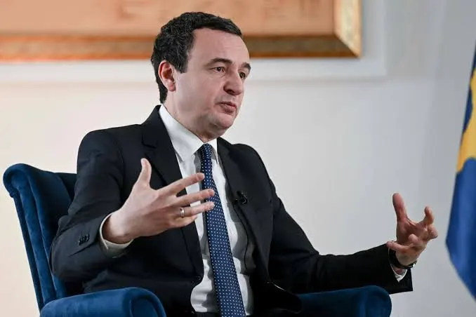 Albin Kurti falënderon qytetarët pas përfundimit të zgjedhjeve lokale në Kosovë Albin Kurti falënderon qytetarët pas përfundimit të zgjedhjeve lokale në Kosovë