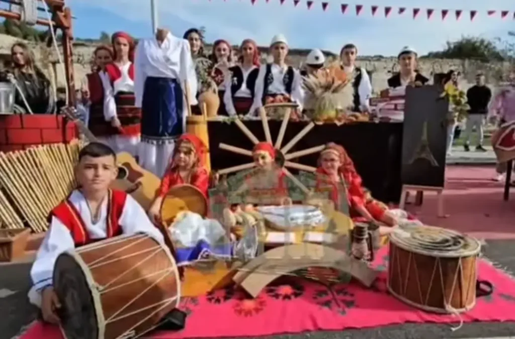 Perondi, Kuçovë, Oda e Zonës, stenda më e veçantë e panairit!