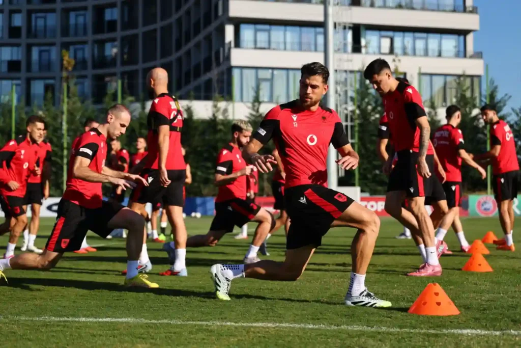 Kombëtarja kuqezi niset drejt Nishit mes masave të rrepta sigurie