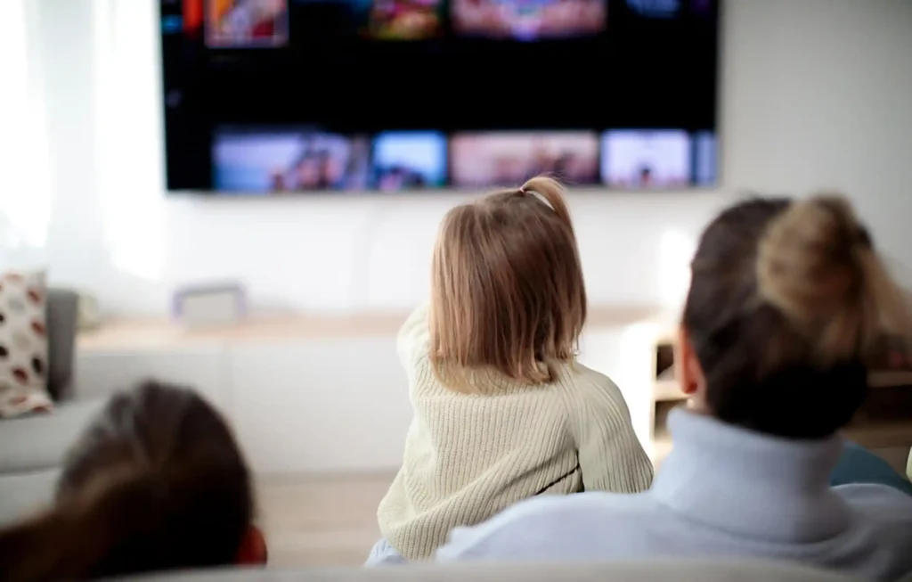 Televizioni në epokën dixhitale, midis konkurrencës dhe bashkëjetesës me platformat online Televizioni në epokën dixhitale, midis konkurrencës dhe bashkëjetesës me platformat online