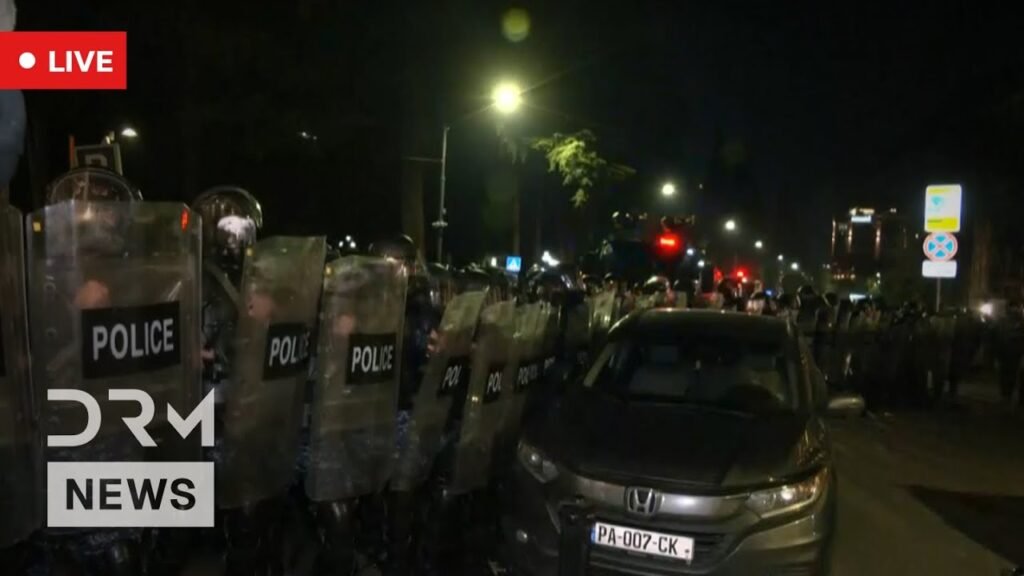 Përplasje në Tbilisi, protestuesit sfidojnë qeverinë përpara zgjedhjeve lokale Përplasje në Tbilisi, protestuesit sfidojnë qeverinë përpara zgjedhjeve lokale