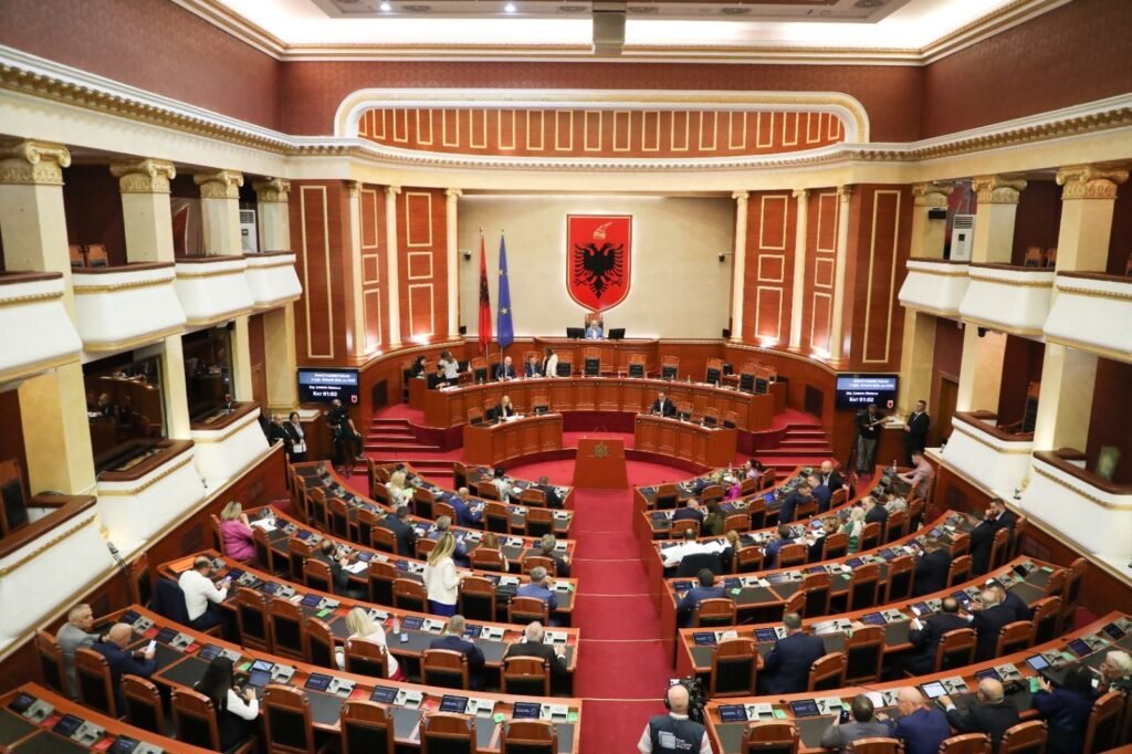 PS tërhiqet nga gjinia e tretë në ligjin për barazinë gjinore PS tërhiqet nga gjinia e tretë në ligjin për barazinë gjinore