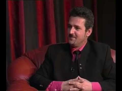 Myrteza Mara: “Për poetin nuk është e vështirë thurja e vargut, është motivi” Myrteza Mara: “Për poetin nuk është e vështirë thurja e vargut, është motivi”