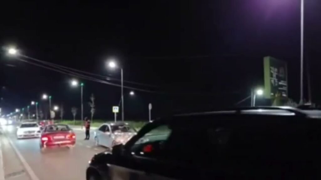 Kronikë: Një aksident rrugor është regjistruar mbremjen e sotme ne rrugen e spitalit Memorial në Fier