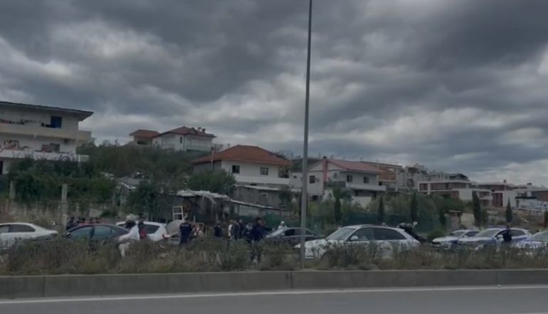 Arratisje me armë në Tiranë, policia ndalon 31-vjeçarin pas ndjekjeje dramatike Arratisje me armë në Tiranë, policia ndalon 31-vjeçarin pas ndjekjeje dramatike