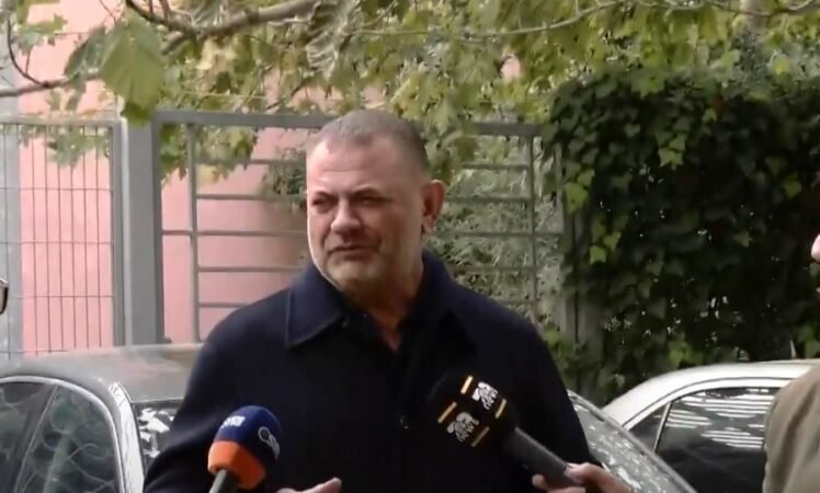Tom Doshi sqaron hetimin në SPAK dhe ironizon pyetjet politike Tom Doshi sqaron hetimin në SPAK dhe ironizon pyetjet politike