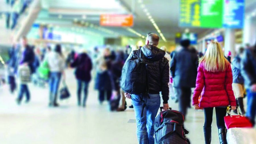 E dyta në Europë me emigracion më të lartë! BERZH: Shqipëria ka humbur 40% të popullsisë nga emigrimi, ekonomia do të ulet me 0.4 pikë përqindje në vit