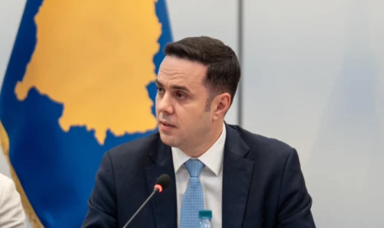 Fokus te zgjedhjet parlamentare në dhjetor, Lumir Abdixhiku voton në Prishtinë