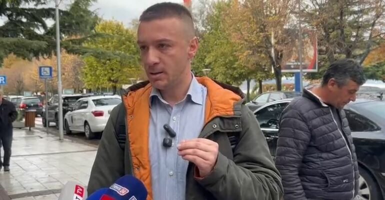 Reagimi pas përplasjes në Këshillin Bashkiak Pogradec Reagimi pas përplasjes në Këshillin Bashkiak Pogradec