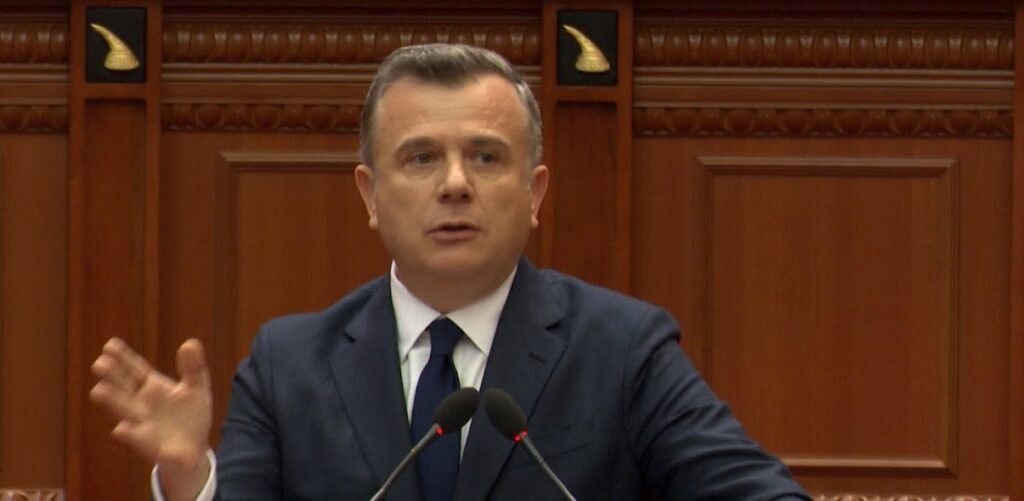 Taulant Balla ironizon protestën e PD-së dhe i kërkon Kuvendit të vijojë debatin për buxhetin