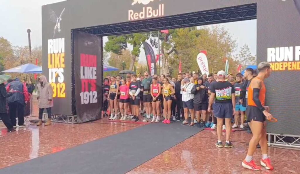 Vlora Half Marathon rikthehet me edicionin e pestë rreth 400 vrapues garojnë nën moton Vrapojmë për Pavarësinë