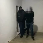 Arrestohet në Lezhë një 29 vjeçar që dyshohet se dhunoi të atin dhe u largua nga banesa