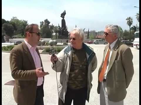 Maku Pone, Ilirjan Gjika dhe Eqerem Canaj tek Sheshi i Flamurit në Vlorë, 2009