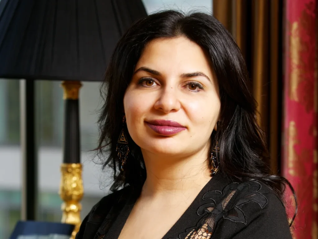 Mashtrimi i OneCoin: “Mbretëresha e Kriptovalutave” në kërkim nga FBI prej 7 vitesh