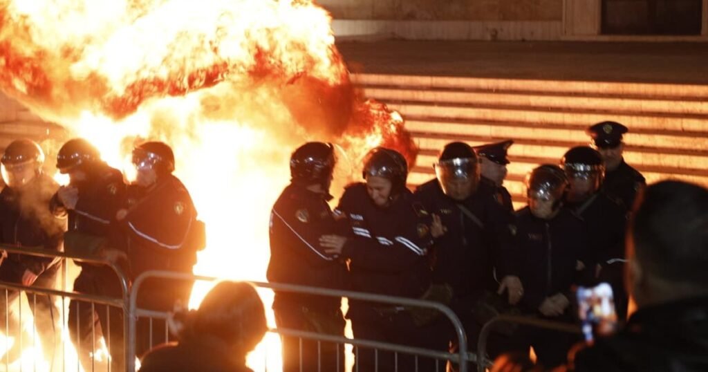 Protesta e 22 dhjetorit, 4 persona arrestohen dhe 7 procedohen për dhunë ndaj Policisë