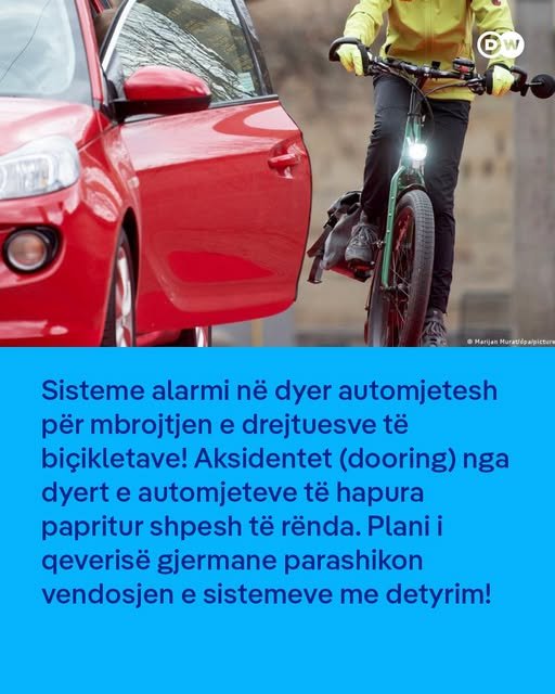 Kur dera e makinës hapet befas, drejtuesi i biçikletës pas saj nuk ka zgjidhje tjetër veç të kthehet shpejt ose të frenojë fort.