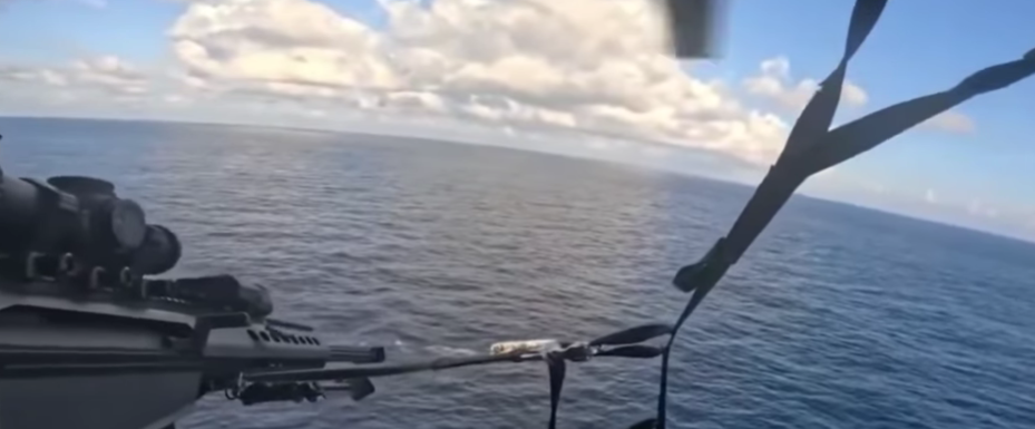 SHBA publikon pamjet e operacionit spektakolar që ndaloi anijen me 20,000 paund kokainë në Paqësor SHBA publikon pamjet e operacionit spektakolar që ndaloi anijen me 20,000 paund kokainë në Paqësor