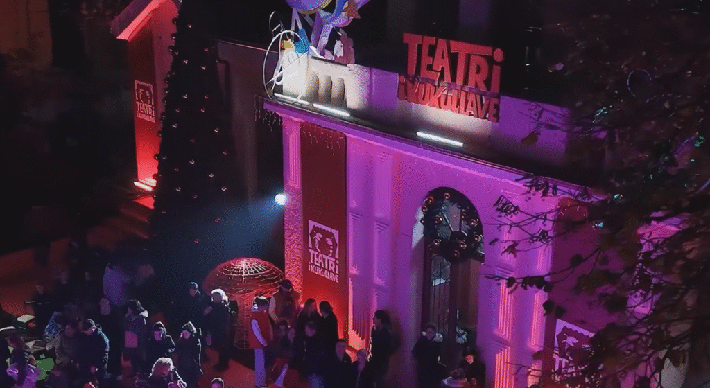Atmosferë magjike te Teatri i Kukullave, ndezja e dritave dhe 75 vjetori i institucionit