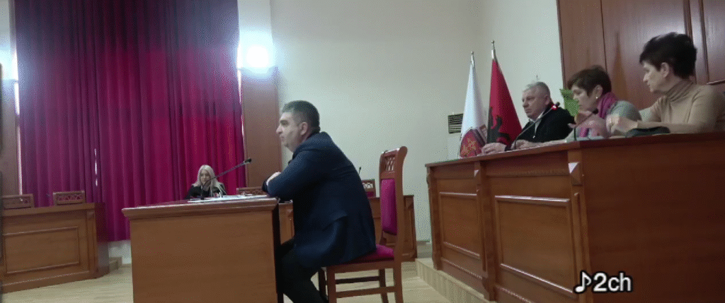 30 milionë euro buxhet, qytetarët jashtë loje: Fierit i jepen vetëm 4 milionë për projekte 30 milionë euro buxhet, qytetarët jashtë loje: Fierit i jepen vetëm 4 milionë për projekte