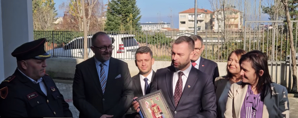 Kryetari i grupit Poloni Shqipëri: Integrimi europian është garanci, Polonia mbështet Shqipërinë Kryetari i grupit Poloni Shqipëri: Integrimi europian është garanci, Polonia mbështet Shqipërinë