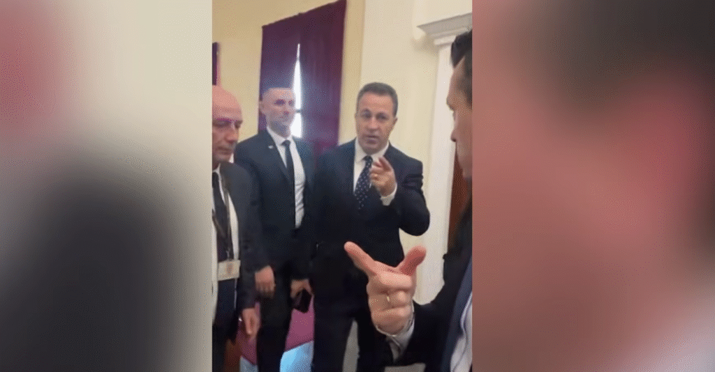 Agron Shehaj përplaset me Gardën dhe Niko Peleshin, tenton të futet në mbledhjen e Këshillit të Mandateve për Ballukun