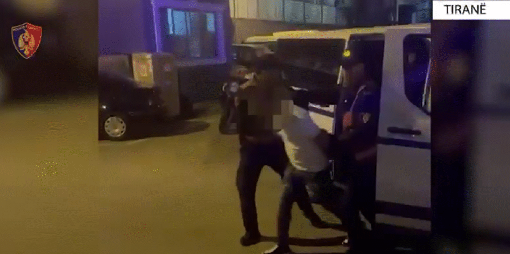 Kapen në Mal të Zi dhe ekstradohet në Shqipëri 31-vjeçari Magiljan Deda, i akuzuar për kultivim narkotikësh në Lezhë