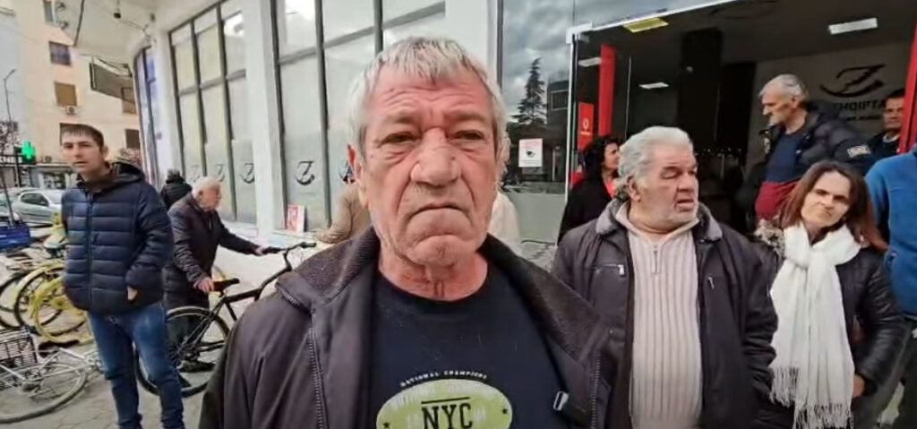 Protestë e familjarëve të ndihmës ekonomike dhe invalidëve në prag të Vitit të Ri !