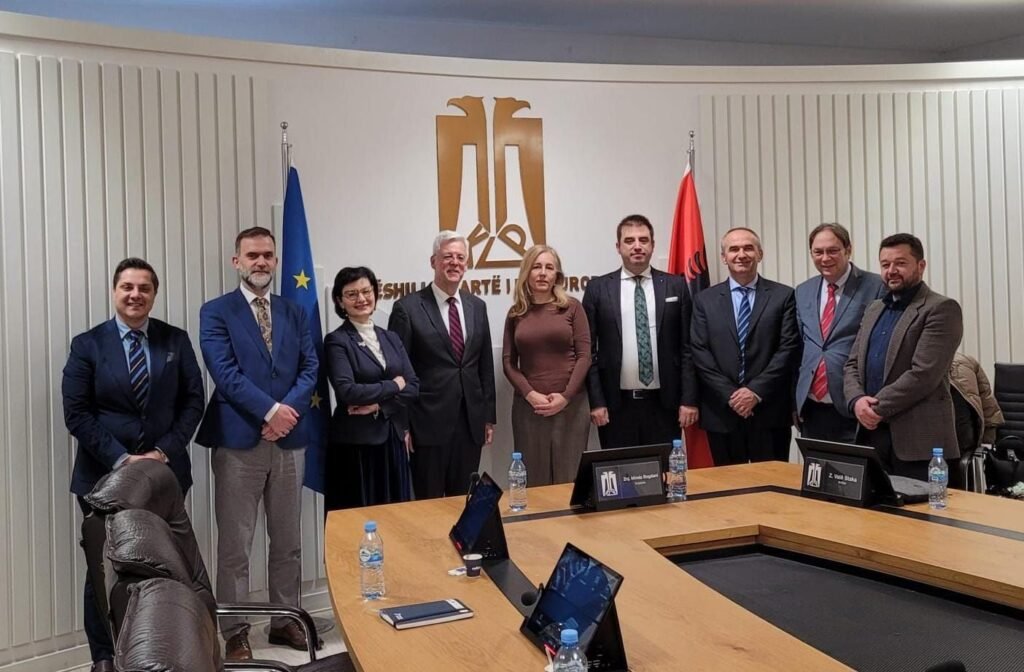 Ambasadori gjerman kërkon transparencë në zgjedhjen e kreut të ri të SPAK: Anëtarët e KLP-së të orientohen vetëm nga integriteti dhe profesionalizmi Ambasadori gjerman kërkon transparencë në zgjedhjen e kreut të ri të SPAK: Anëtarët e KLP-së të orientohen vetëm nga integriteti dhe profesionalizmi